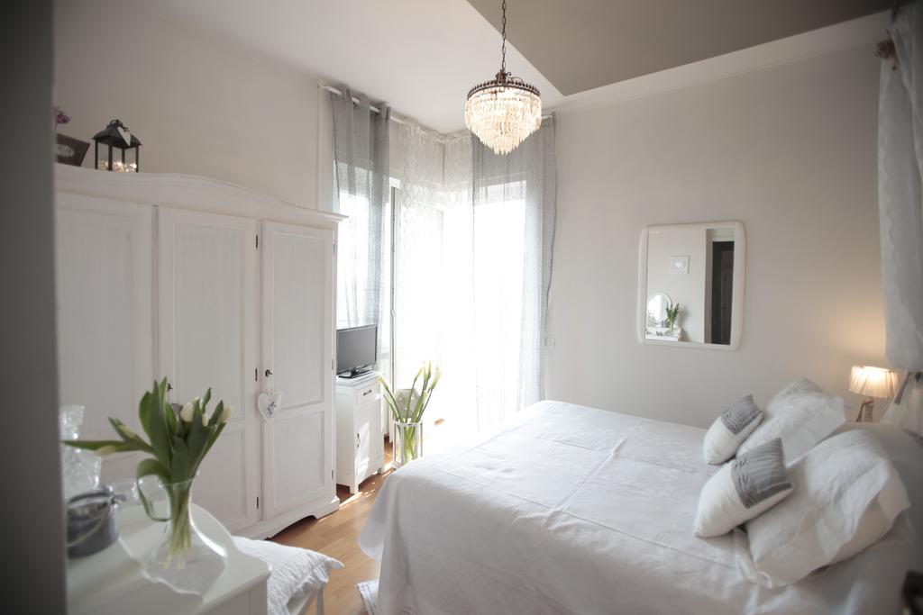 Casciago B&B La Casa Di Pamela מראה חיצוני תמונה